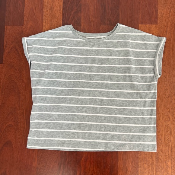 Zyia Cropped T-shirt (XS/S) - Picture 1 of 4